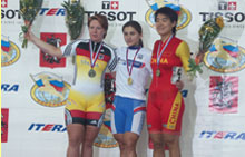 女子ケイリン優勝ロシアのアバソワ、この人も笑いません。