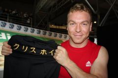 やっとケガが直って走れるようになったクリス・ホイ。レーシングパンツにはカタカナで名前が