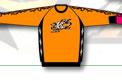 ７