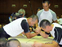 アームレスリング決勝