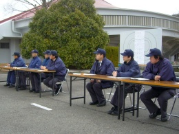 教官の厳しい審査