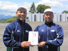 最優秀指揮官賞の中井生徒(左)と村木生徒(右)