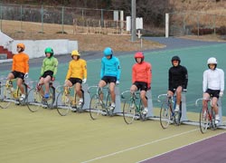 緊張の面持ち