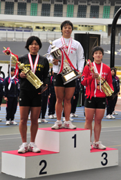 優勝　加瀬加奈子　2位　中村由香里　3位小林莉子