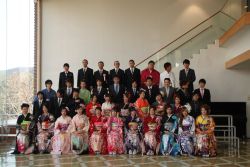 伊豆市新成人と集合写真