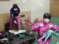 輪行した自転車の組立て