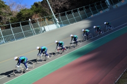 競輪場での訓練
