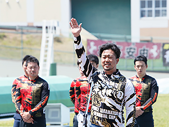 敢闘宣言をする南修二選手