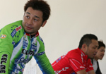 山崎芳仁選手
